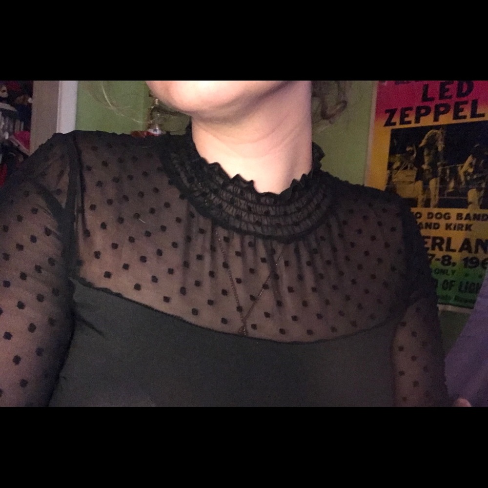 Brand new cute black top (s/m)